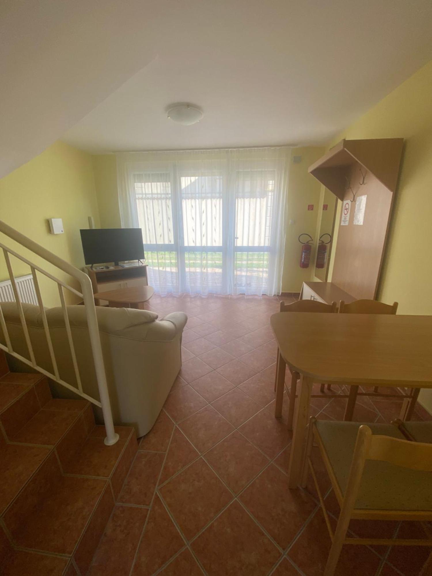 Appartement Hajnal Vendeghaz à Hajdúszoboszló Extérieur photo